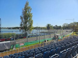 button grandstand view right