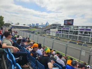 moss grandstand view of turn 1
